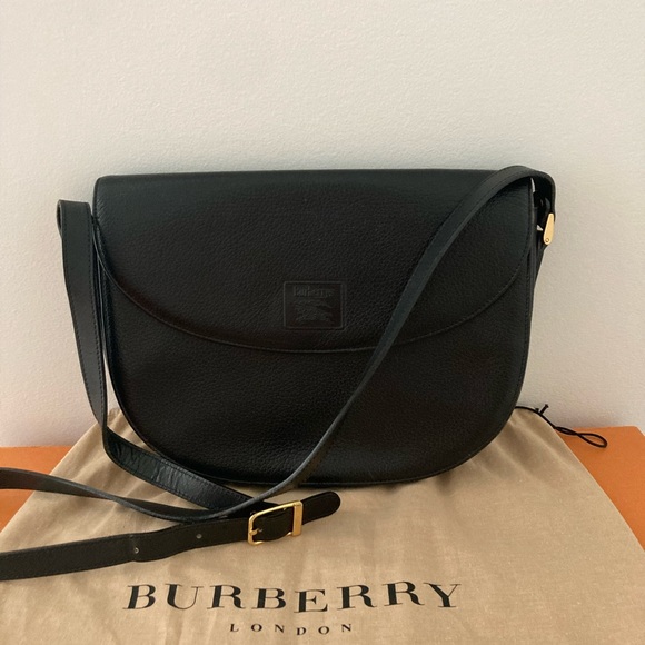 Burberry messenger bag in black leather - Picture 2 of 9